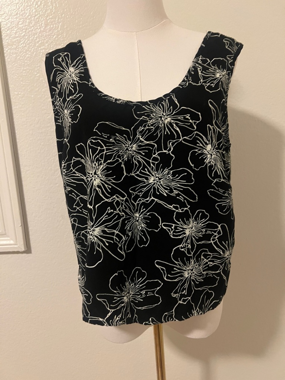 Apparenza Black Tank Top with White Floral Outline